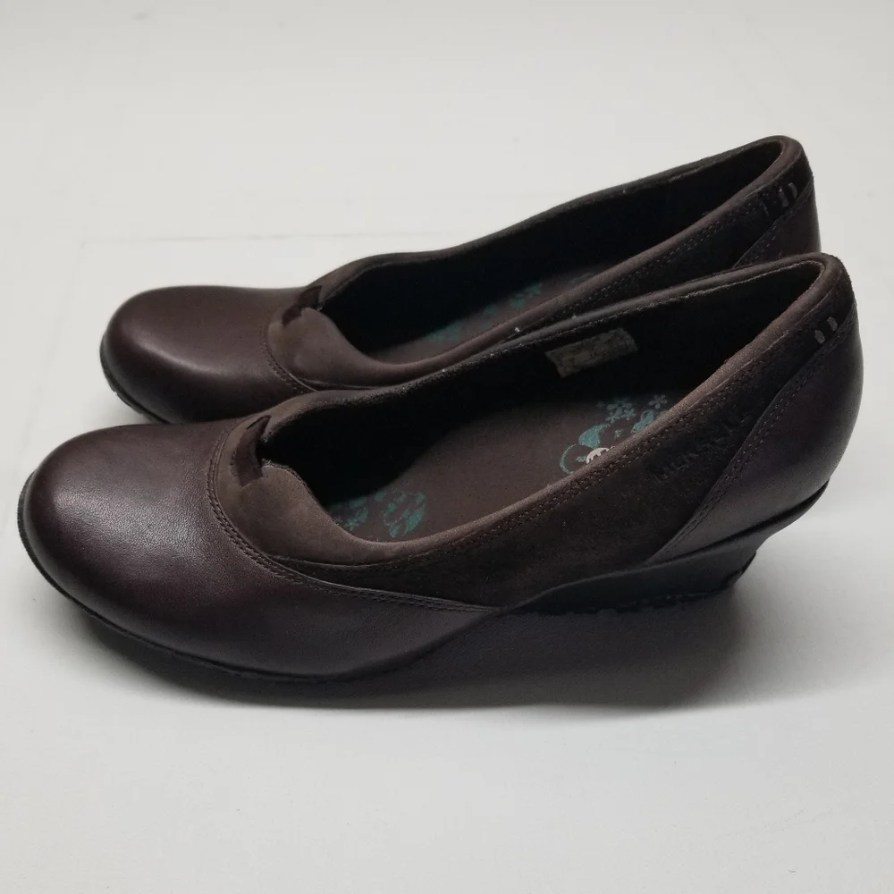Merrell Vibram shoes Women's size 7